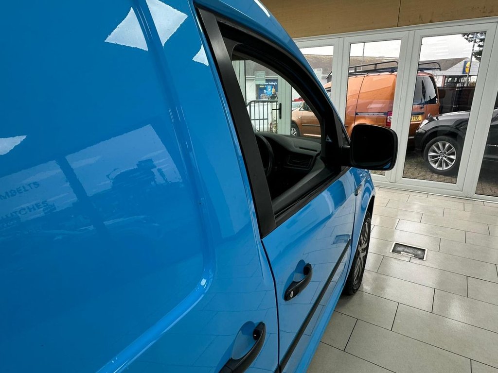 Used Volkswagen Caddy Maxi 2015 for sale - 76481931: Photo 13