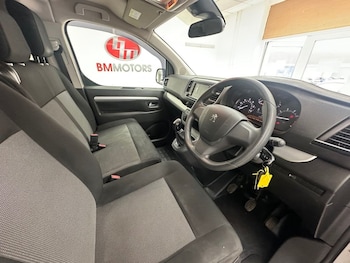 Used Peugeot Traveller 2017 for sale - 78315267: Photo