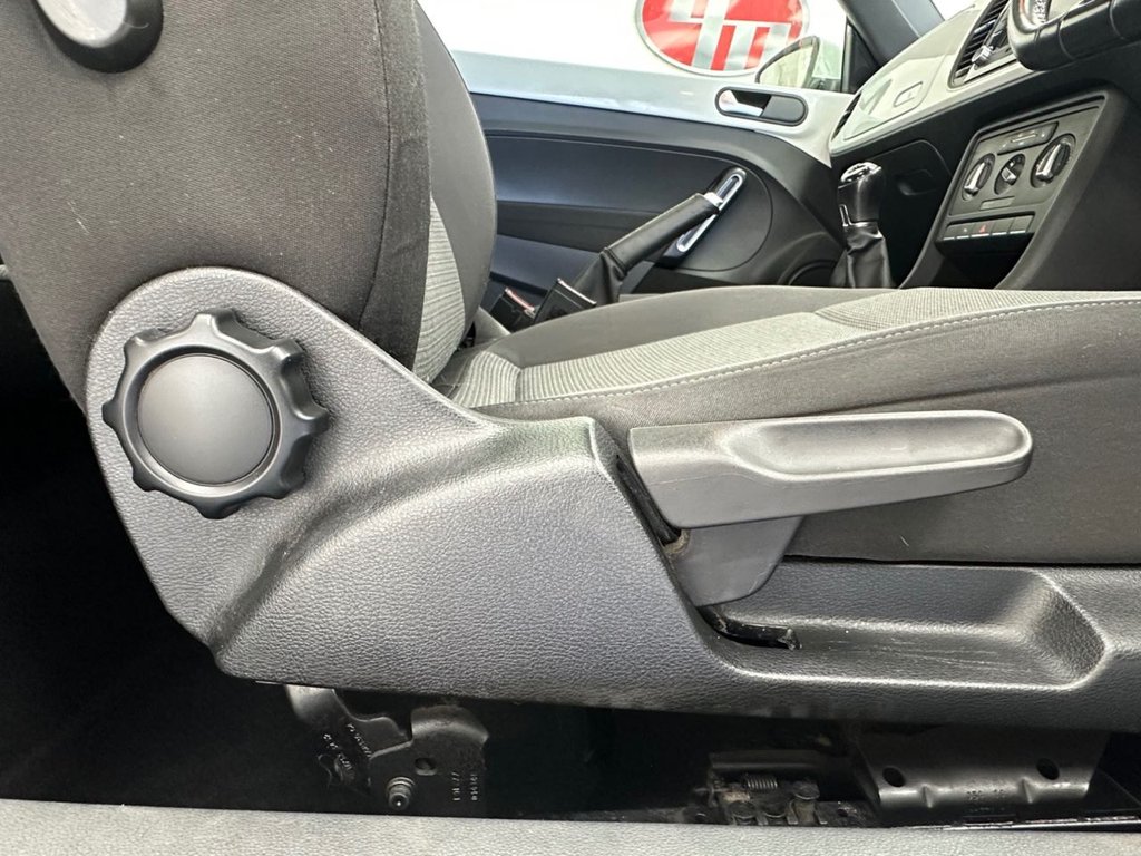 Used Volkswagen Beetle 2014 for sale - 78145098: Photo 29