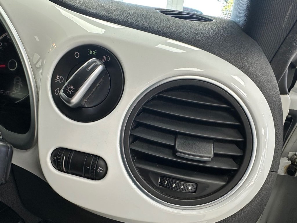 Used Volkswagen Beetle 2014 for sale - 78145098: Photo 32