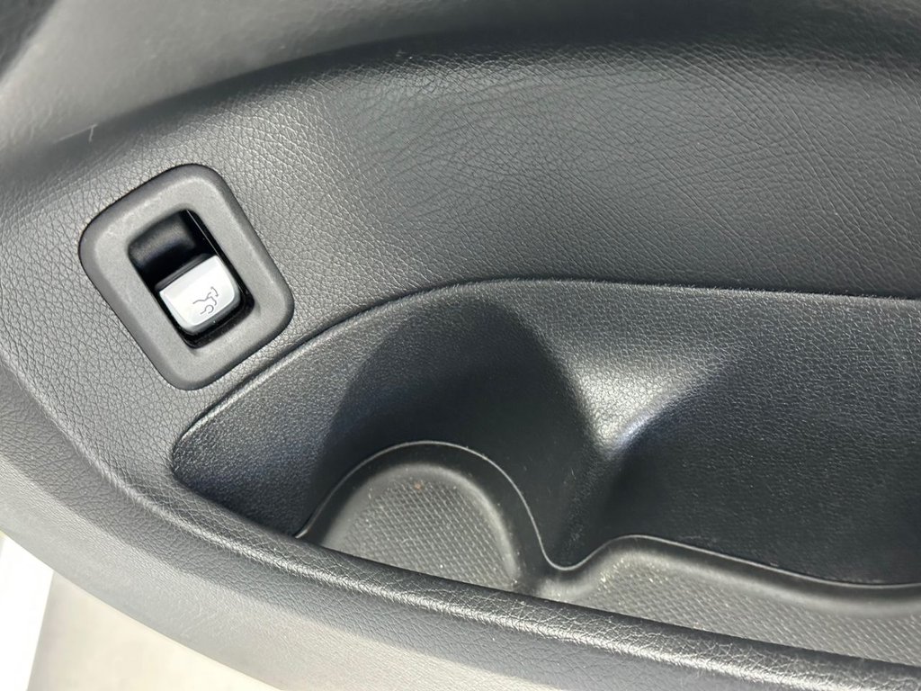 Used Mercedes-Benz C Class 2015 for sale - 76923799: Photo 24