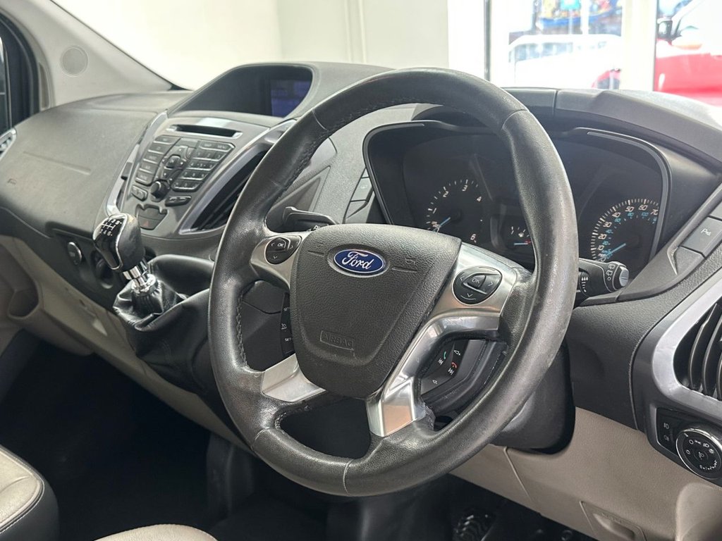 Used Ford Tourneo Custom 2015 for sale - 77952393: Photo 4