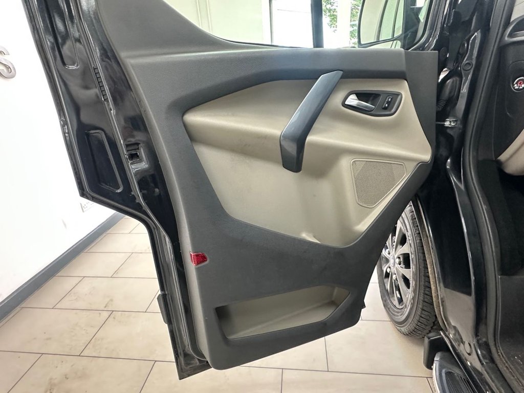 Used Ford Tourneo Custom 2015 for sale - 77952393: Photo 48