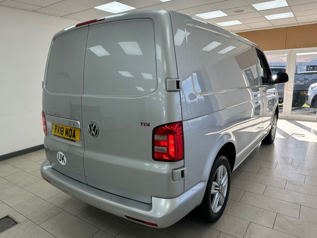 Used Volkswagen Transporter 2018 for sale - 78110671: Photo 12