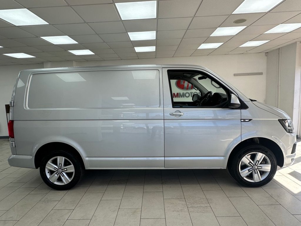 Used Volkswagen Transporter 2018 for sale - 78110671: Photo 2