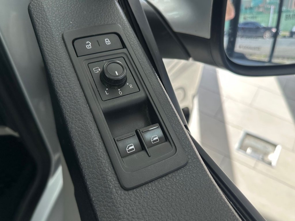 Used Volkswagen Transporter 2018 for sale - 78110671: Photo 32