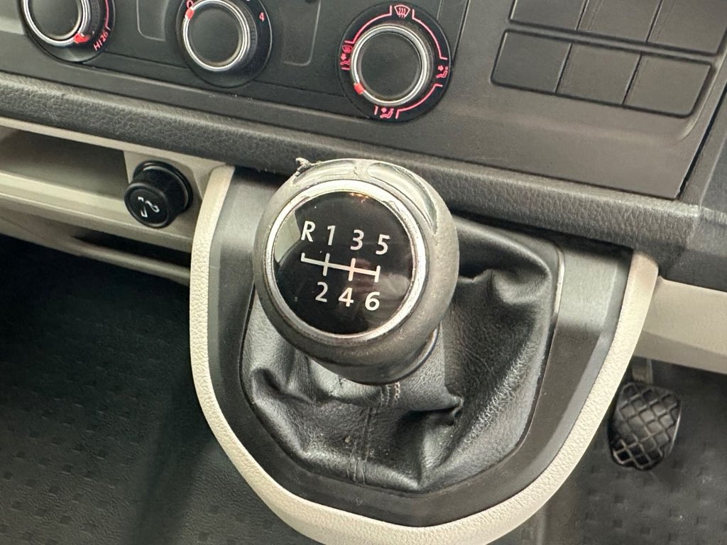 Used Volkswagen Transporter 2018 for sale - 78110671: Photo 42