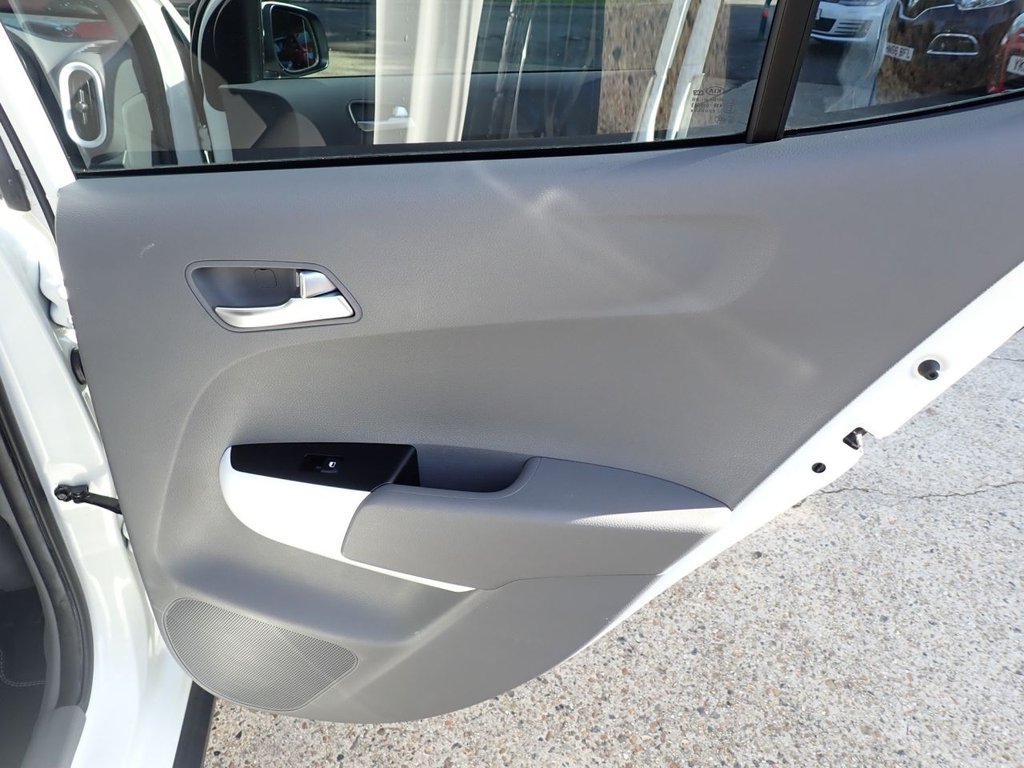 Used Kia Picanto 2018 for sale - 76256284: Photo 30