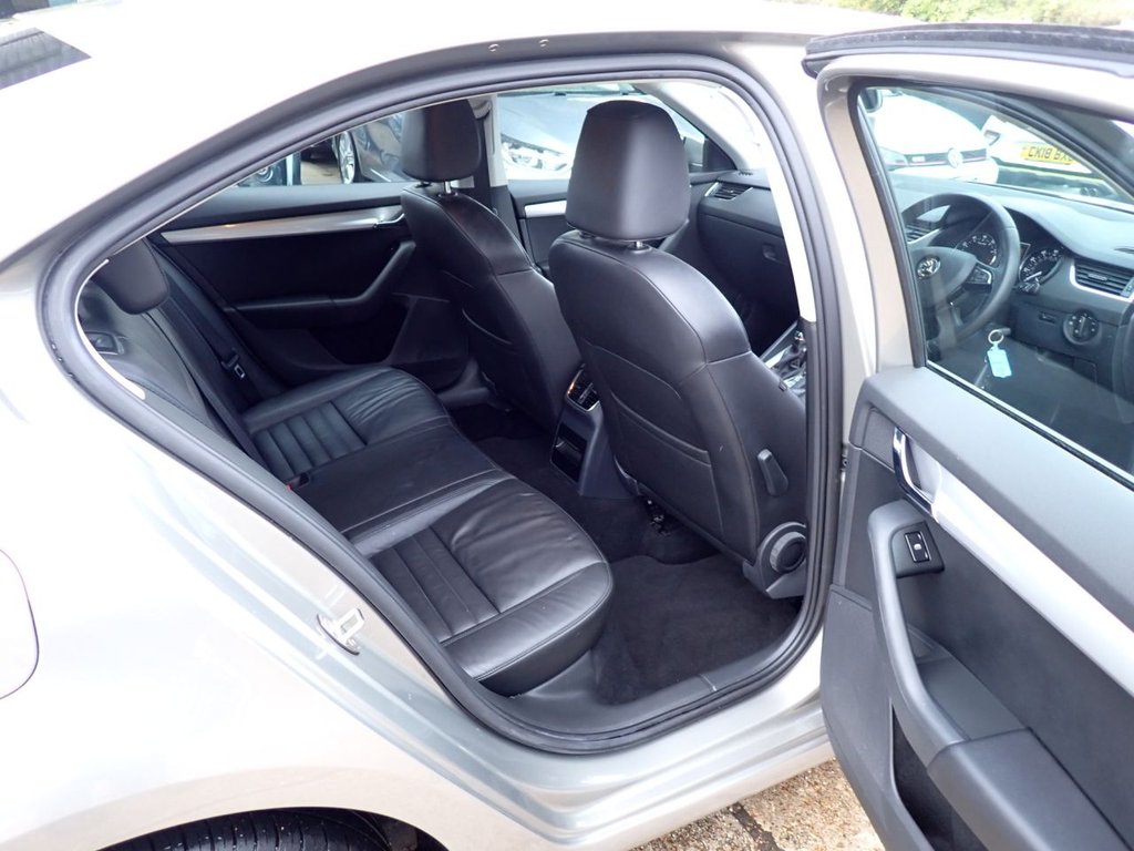 Used Skoda Octavia 2015 for sale - 76304290: Photo 10