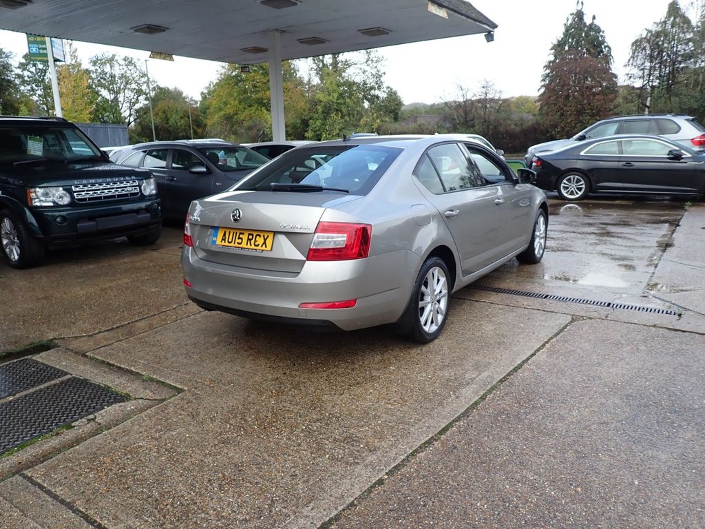 Used Skoda Octavia 2015 for sale - 76304290: Photo 3