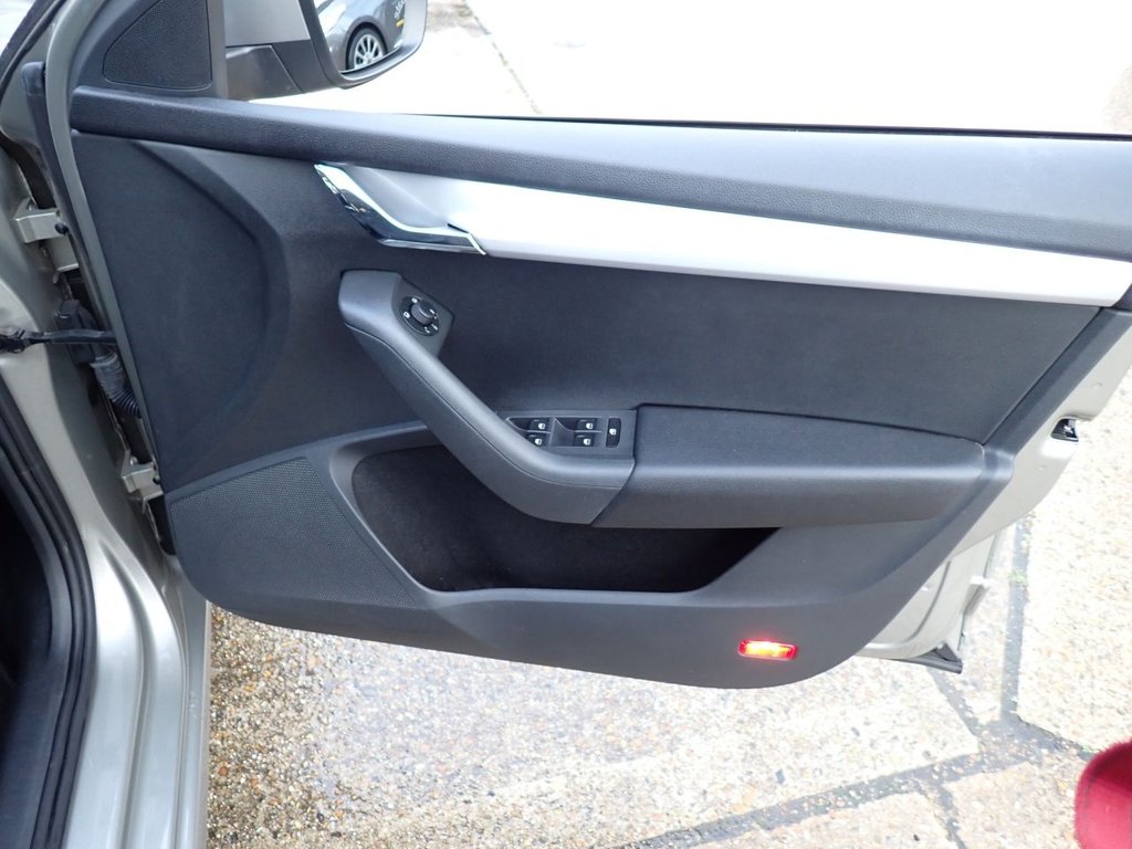 Used Skoda Octavia 2015 for sale - 76304290: Photo 35