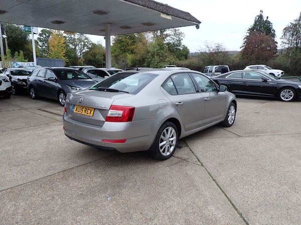 Used Skoda Octavia 2015 for sale - 76304290: Photo 3