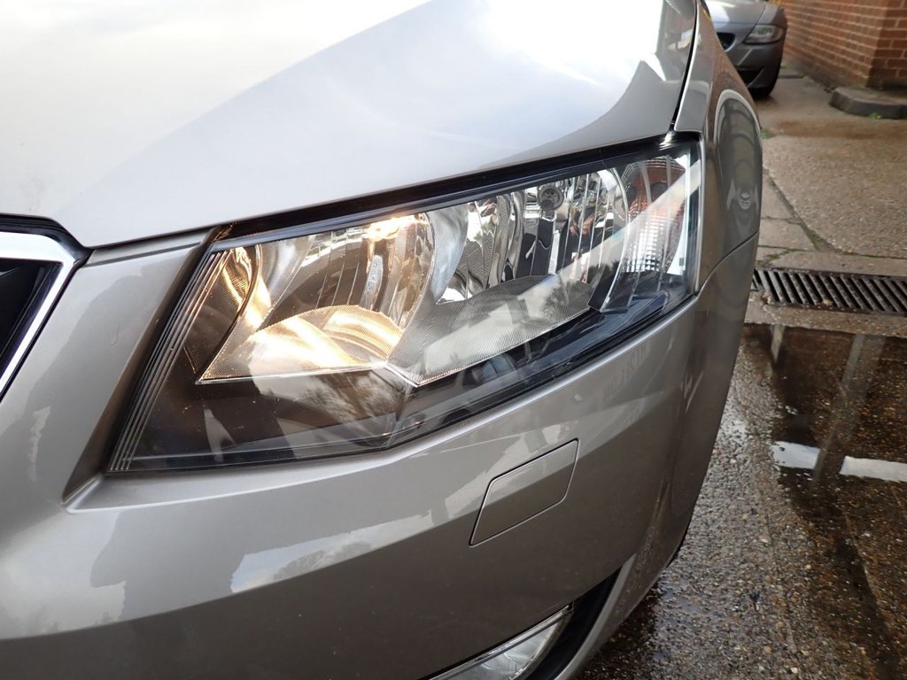 Used Skoda Octavia 2015 for sale - 76304290: Photo 41