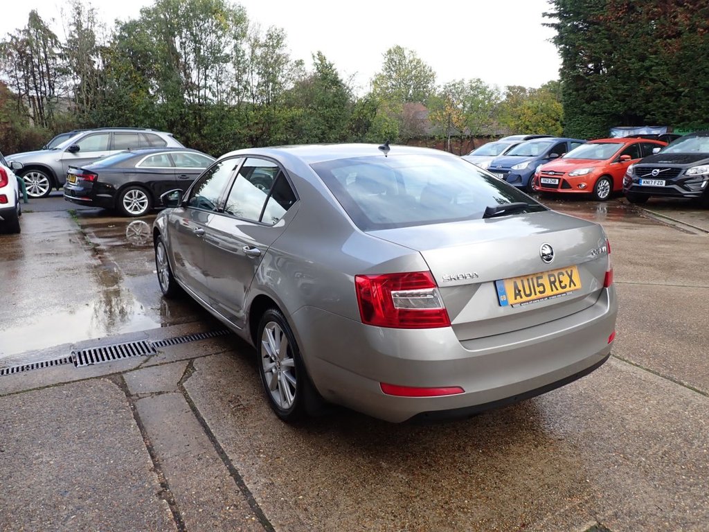 Used Skoda Octavia 2015 for sale - 76304290: Photo 5