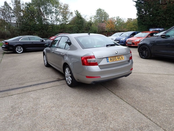Used Skoda Octavia 2015 for sale - 76304290: Photo 5