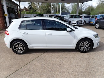 Used Volkswagen Golf 2018 for sale - 78272336: Photo