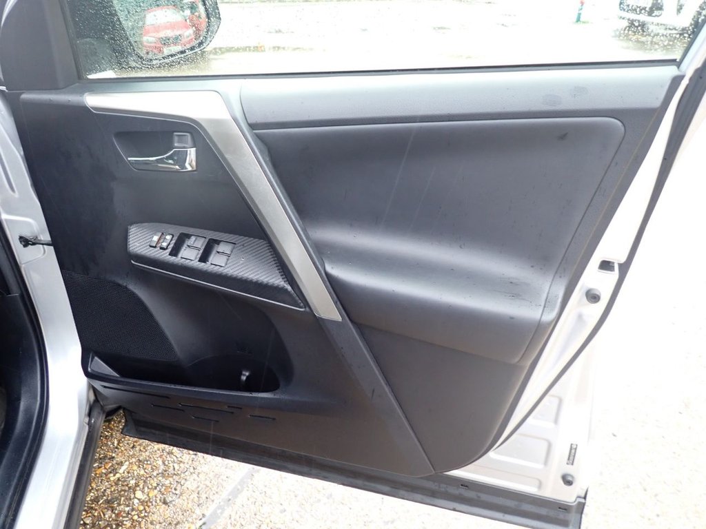 Used Toyota RAV4 2013 for sale - 76520490: Photo 31