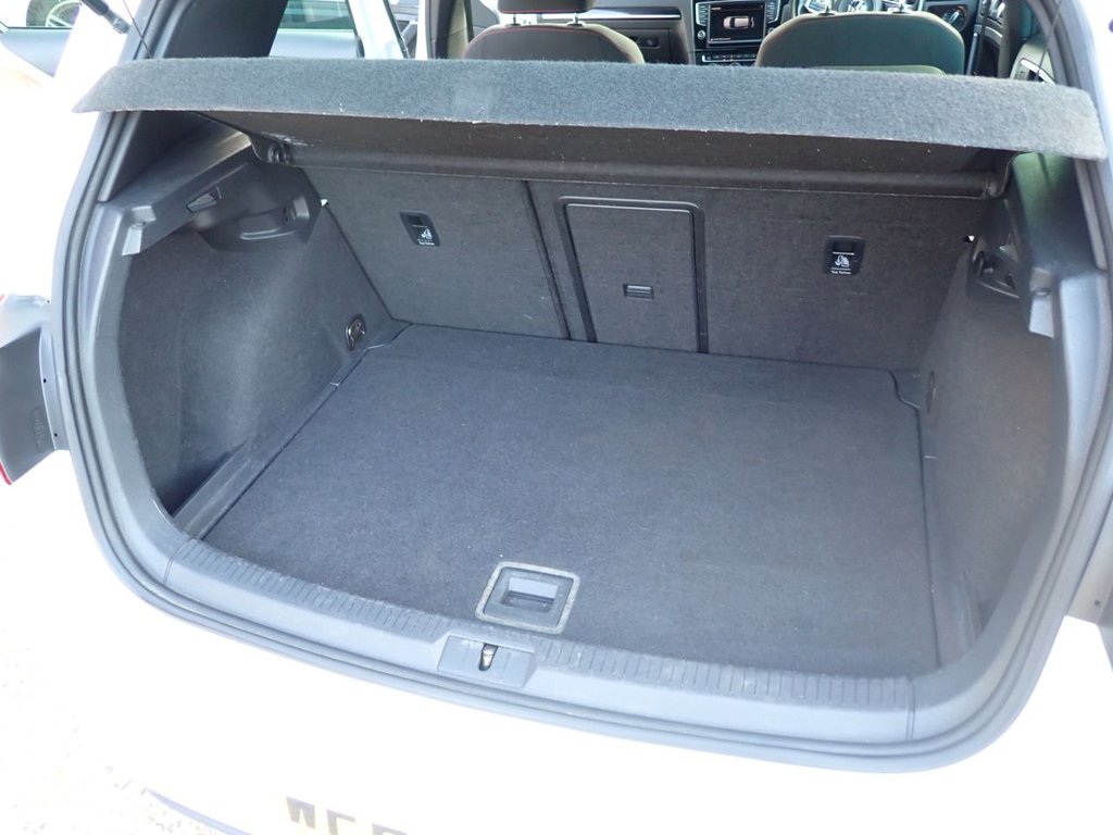 Used Volkswagen Golf 2013 for sale - 76386057: Photo 11