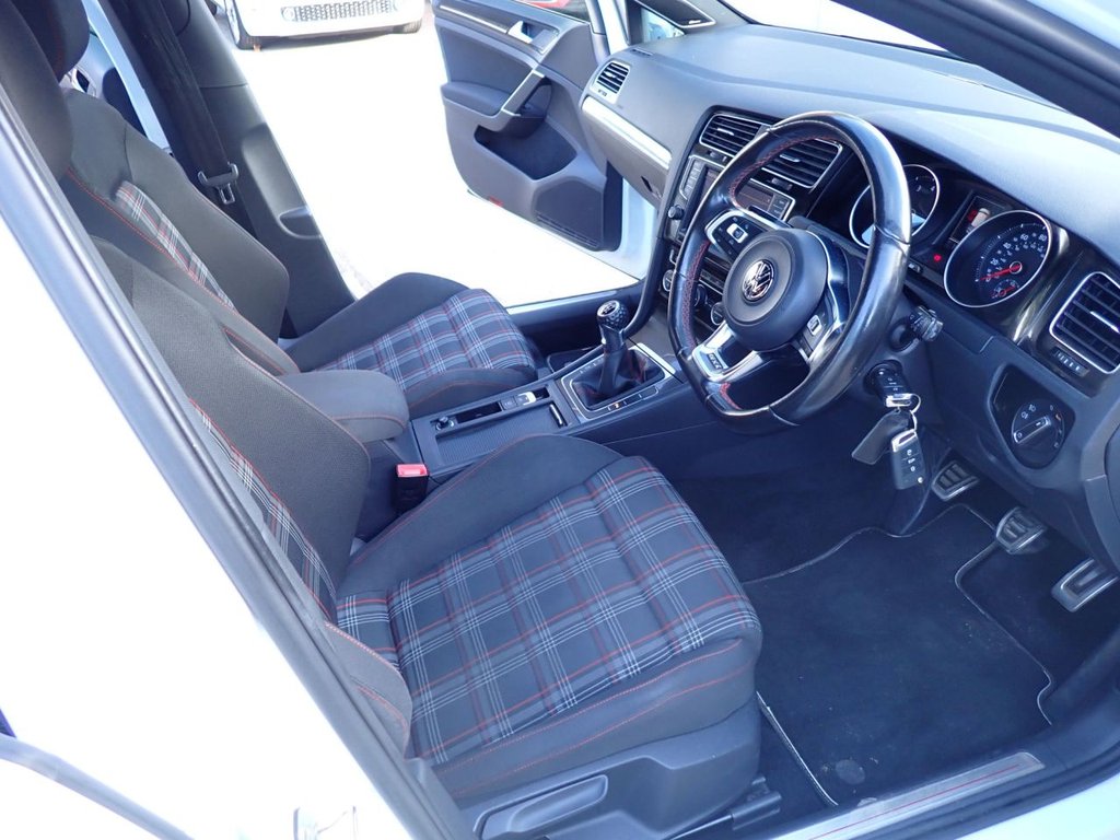 Used Volkswagen Golf 2013 for sale - 76386057: Photo 14