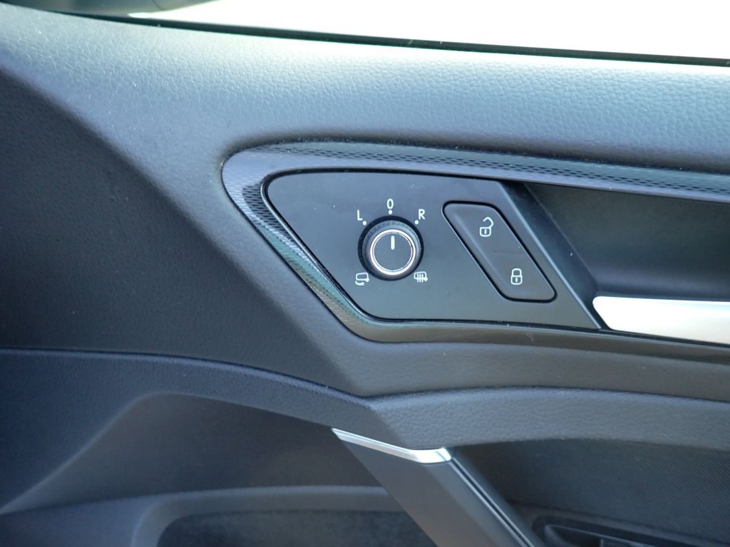 Used Volkswagen Golf 2013 for sale - 76386057: Photo 16