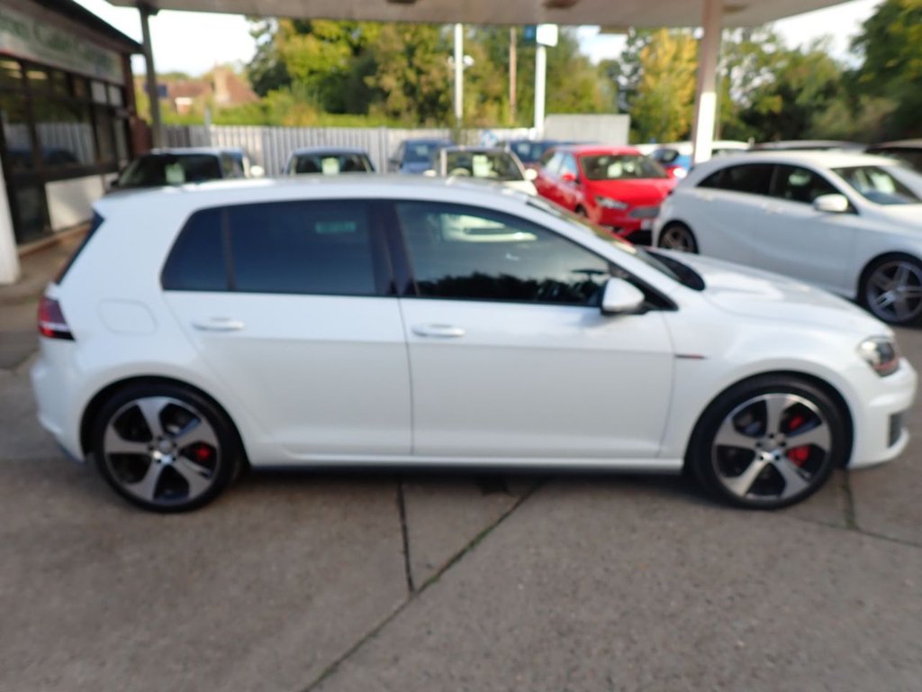 Used Volkswagen Golf 2013 for sale - 76386057: Photo 2