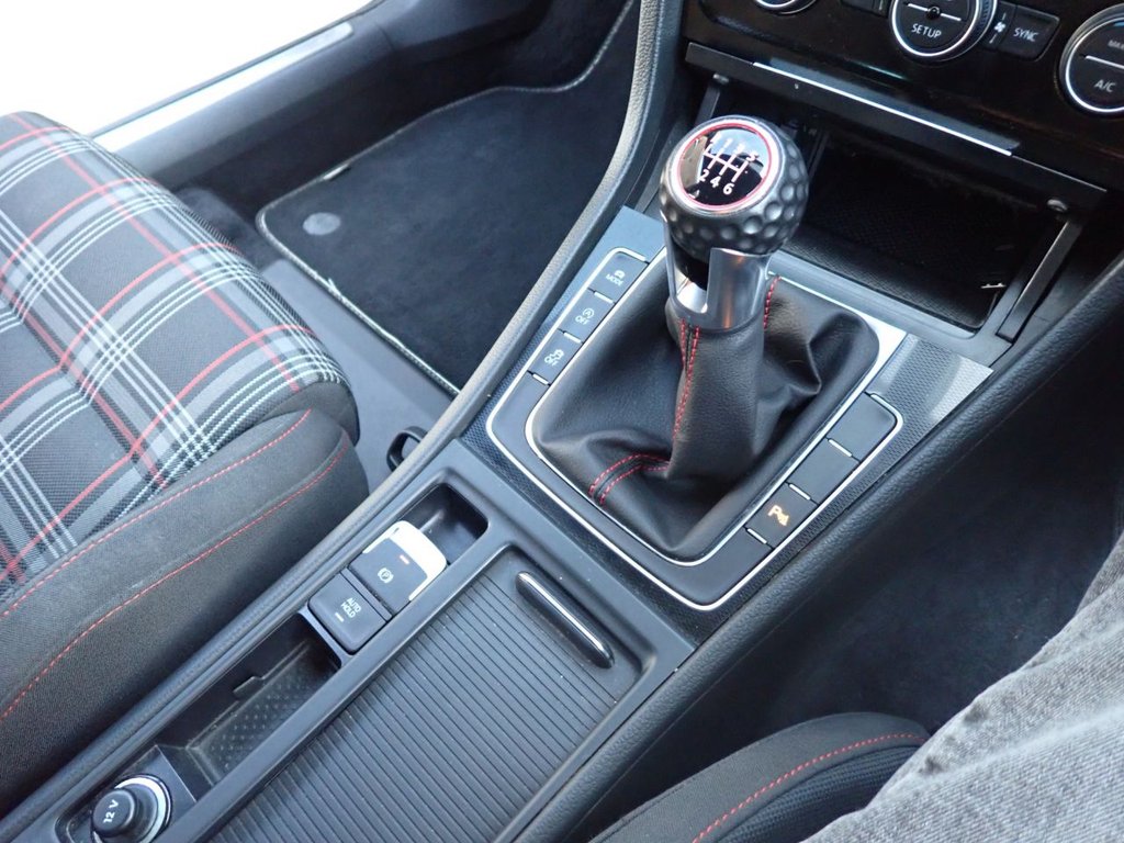 Used Volkswagen Golf 2013 for sale - 76386057: Photo 28