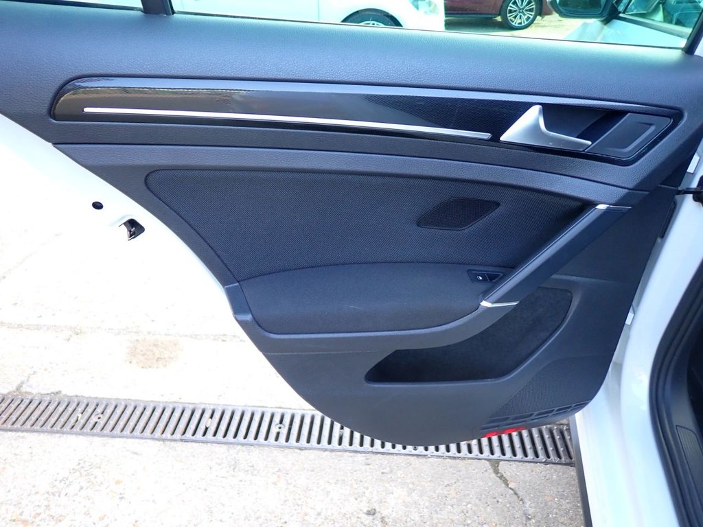 Used Volkswagen Golf 2013 for sale - 76386057: Photo 32