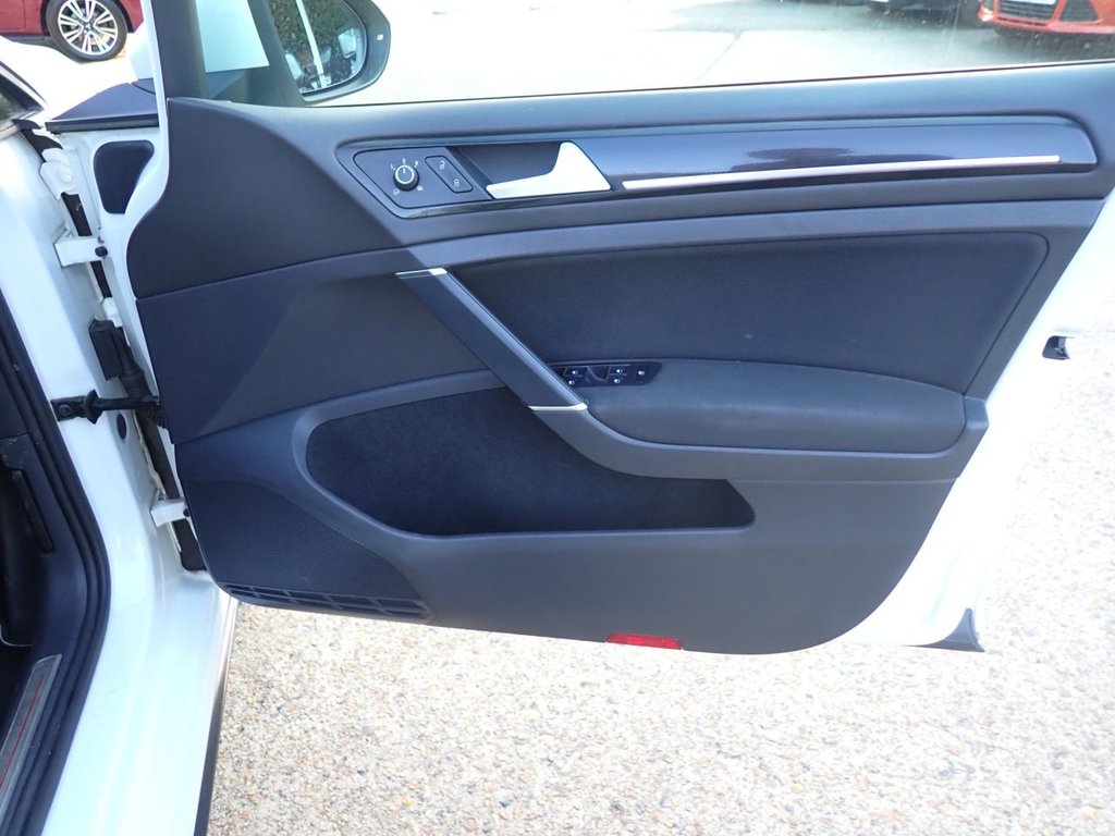 Used Volkswagen Golf 2013 for sale - 76386057: Photo 34