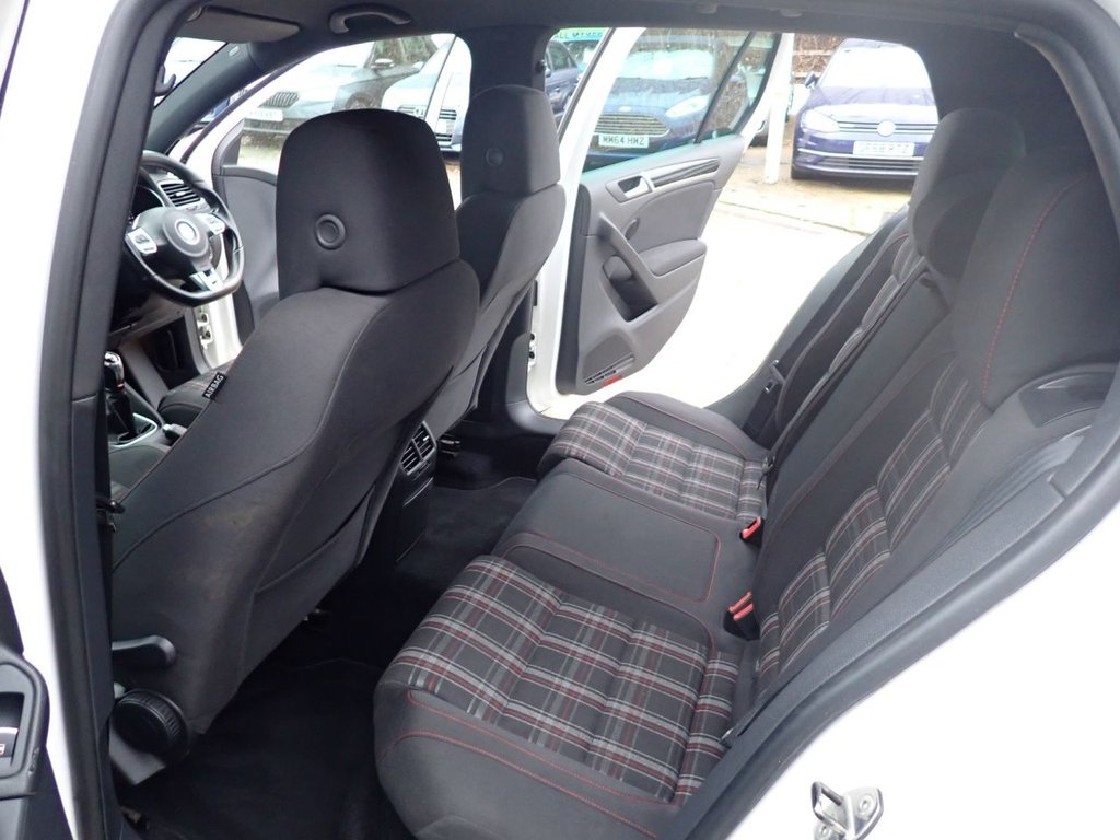 Used Volkswagen Golf 2010 for sale - 76900969: Photo 11