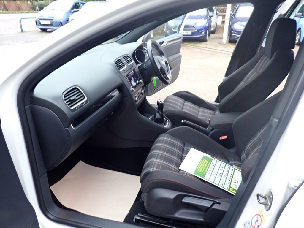 Used Volkswagen Golf 2010 for sale - 76900969: Photo 12