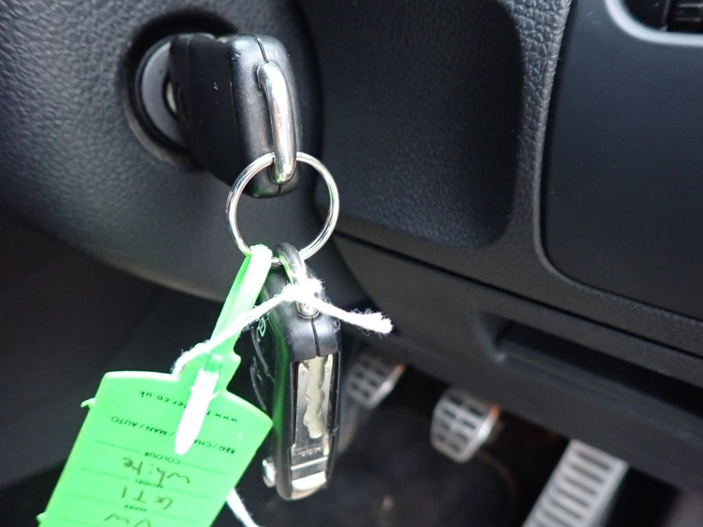 Used Volkswagen Golf 2010 for sale - 76900969: Photo 15