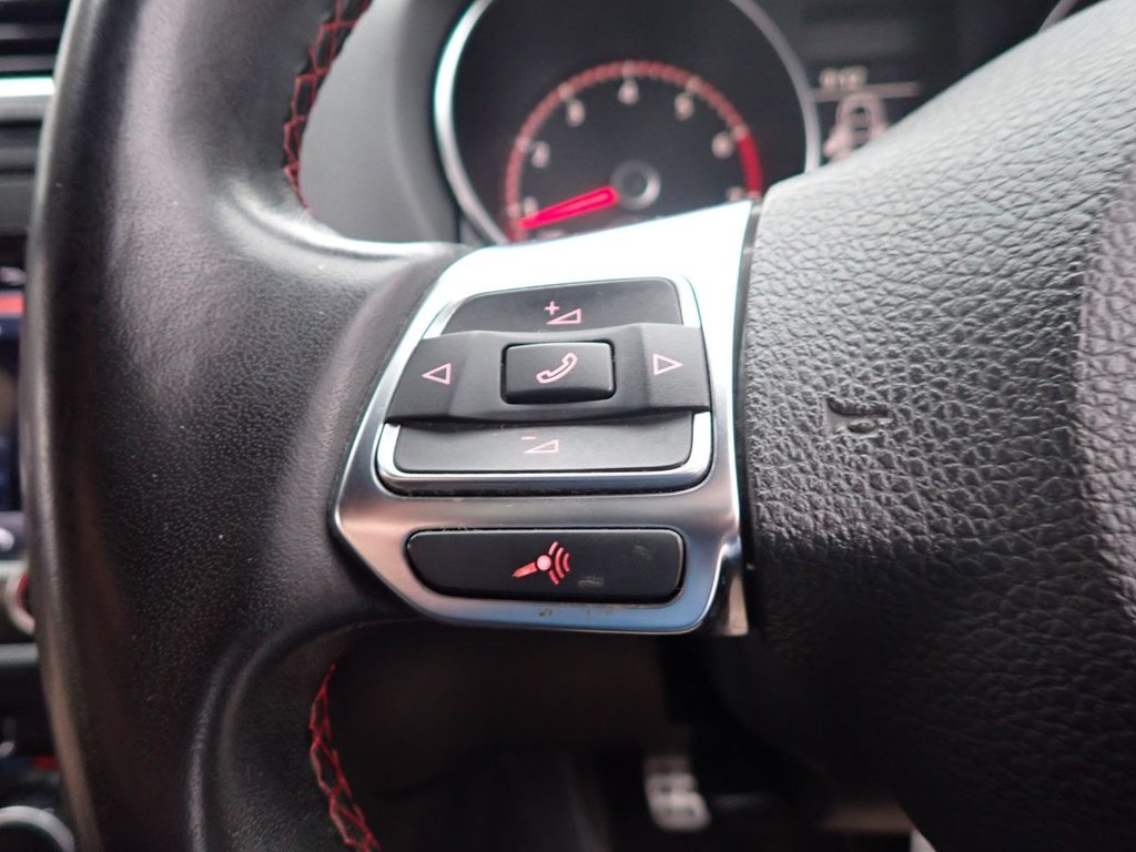 Used Volkswagen Golf 2010 for sale - 76900969: Photo 19