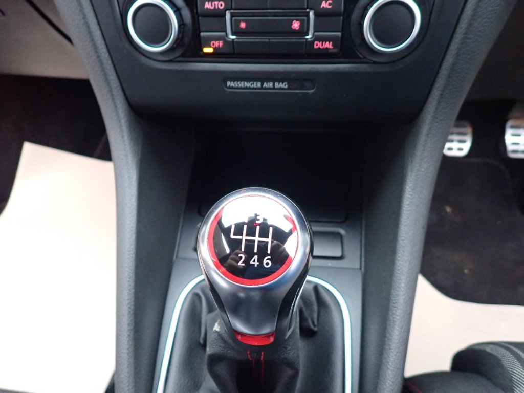 Used Volkswagen Golf 2010 for sale - 76900969: Photo 24