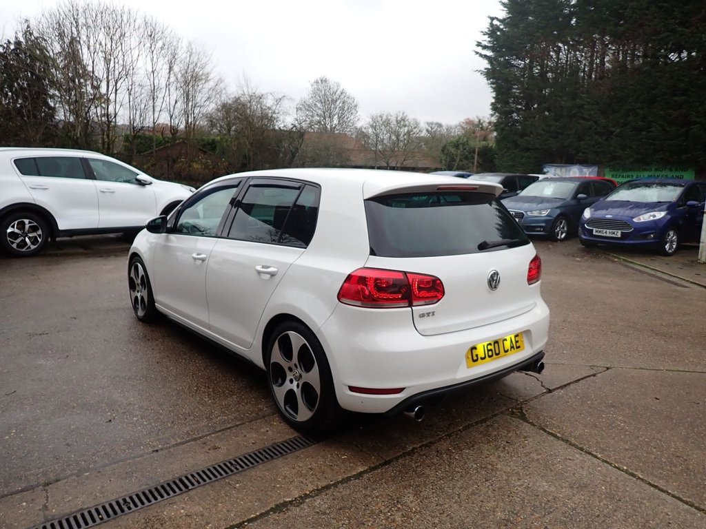 Used Volkswagen Golf 2010 for sale - 76900969: Photo 5