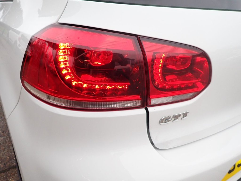 Used Volkswagen Golf 2010 for sale - 76900969: Photo 50