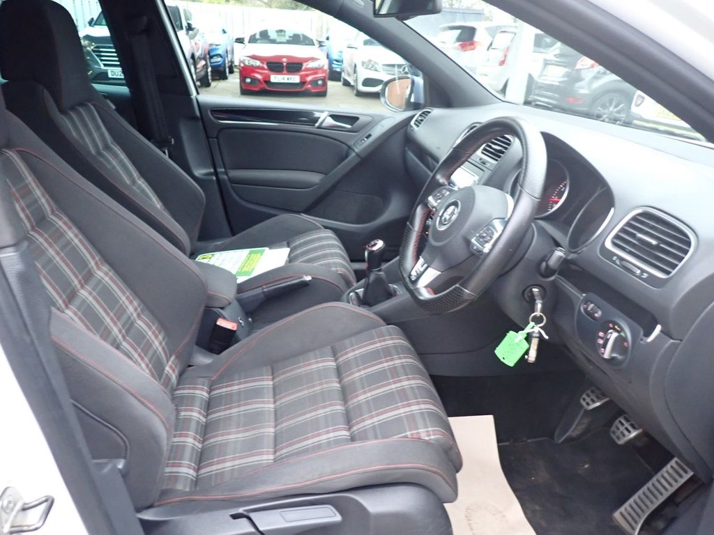 Used Volkswagen Golf 2010 for sale - 76900969: Photo 9