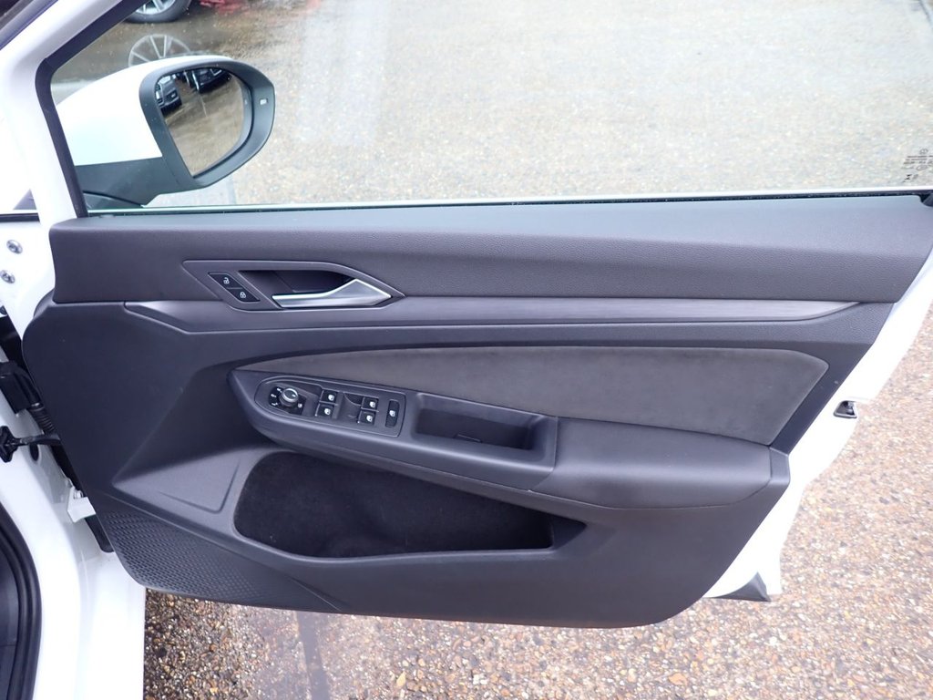 Used Volkswagen Golf 2023 for sale - 77408227: Photo 32