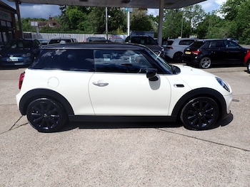 Used MINI Hatch 2020 for sale - 79046021: Photo