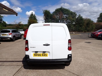 Used Peugeot Partner 2017 for sale - 79562429: Photo