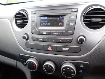 Used Hyundai i10 2018 for sale - 75515662: Photo