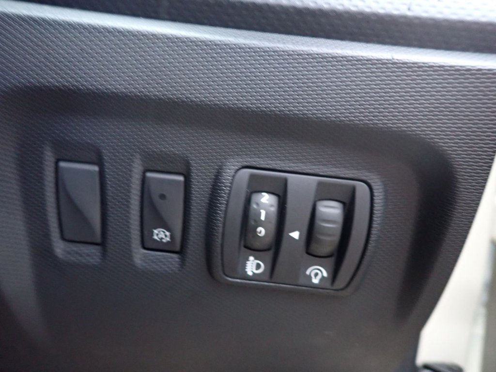 Used Renault Captur 2015 for sale - 77302404: Photo 15