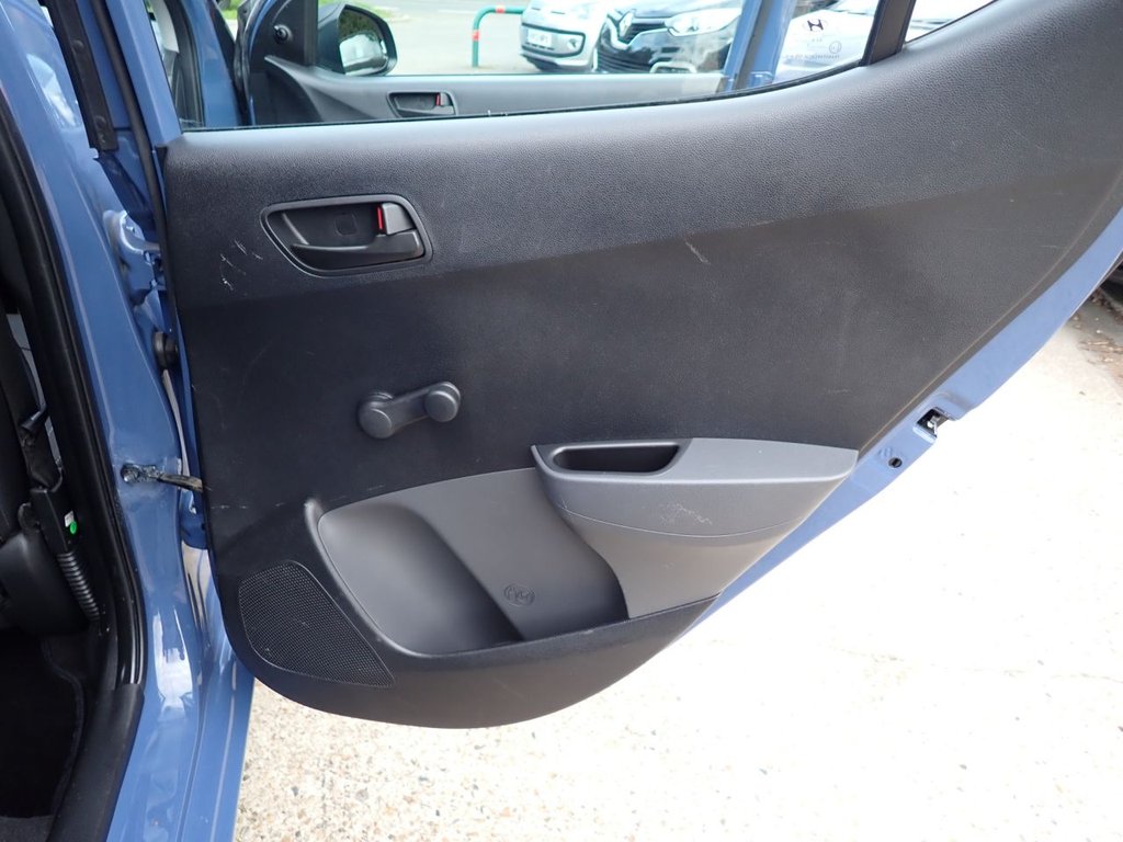 Used Hyundai i10 2017 for sale - 76223188: Photo 25