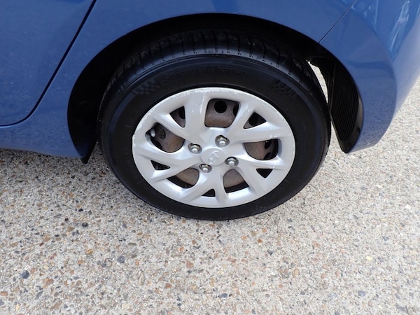 Used Hyundai i10 2017 for sale - 76223188: Photo 36