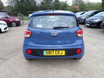 Used Hyundai i10 2017 for sale - 76223188: Photo 4