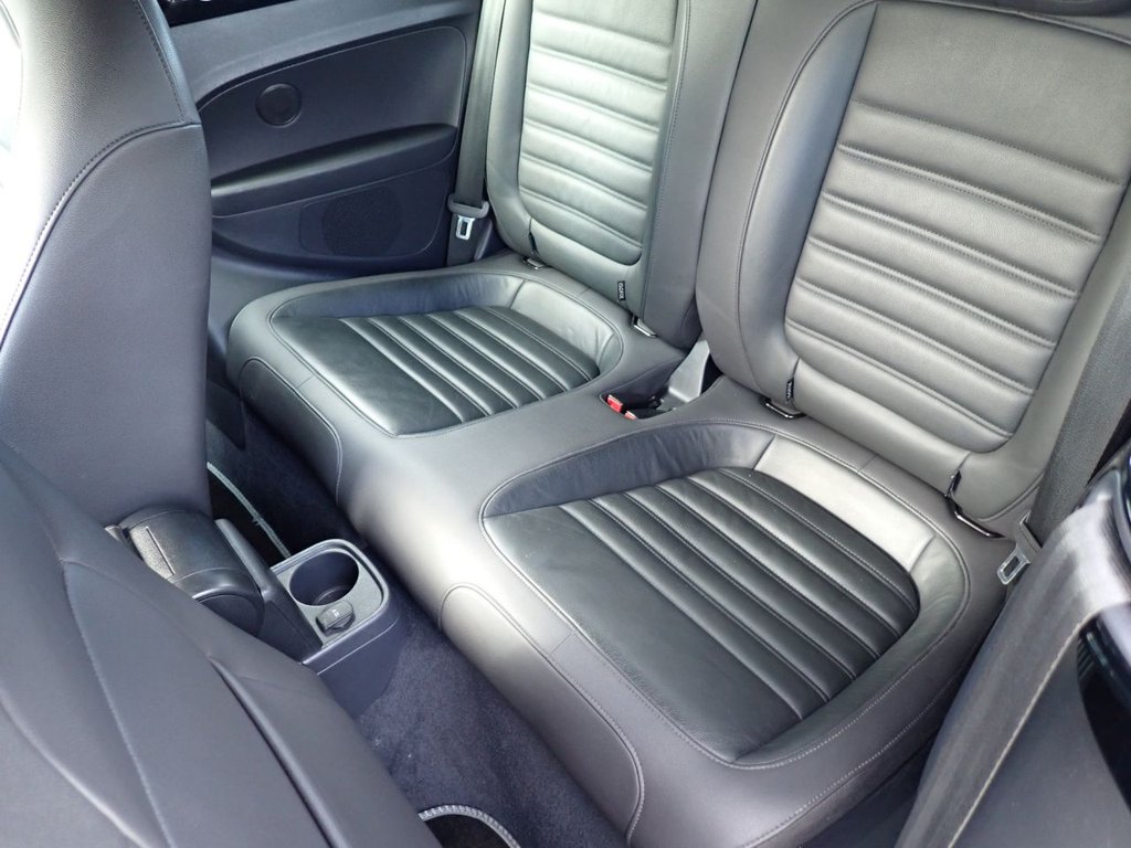 Used Volkswagen Beetle 2015 for sale - 77236734: Photo 10