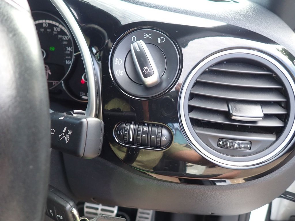 Used Volkswagen Beetle 2015 for sale - 77236734: Photo 16