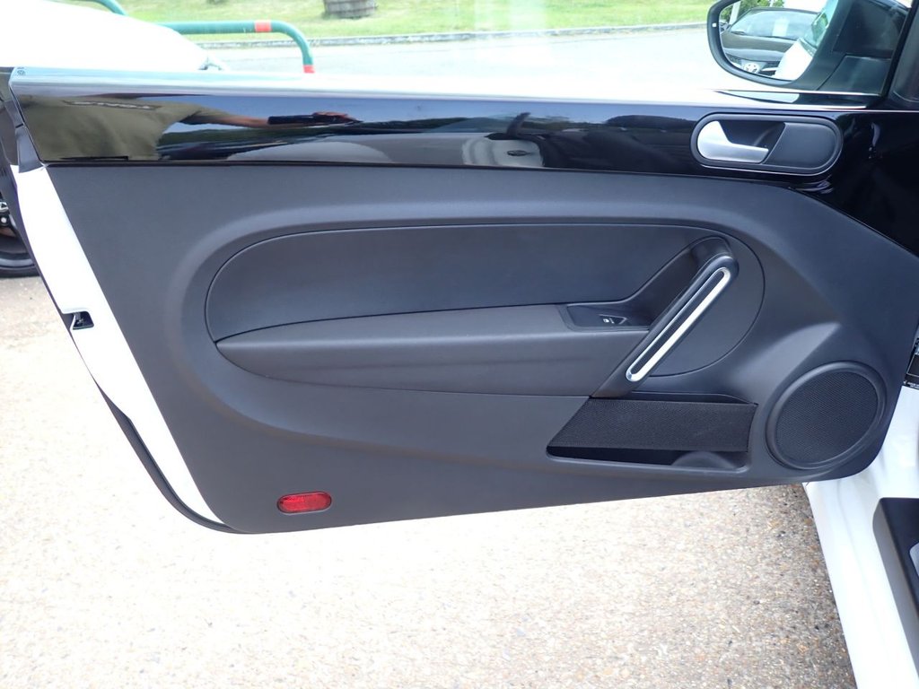 Used Volkswagen Beetle 2015 for sale - 77236734: Photo 30