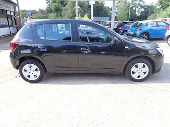 Used Dacia Sandero 2018 for sale - 76438983: Photo