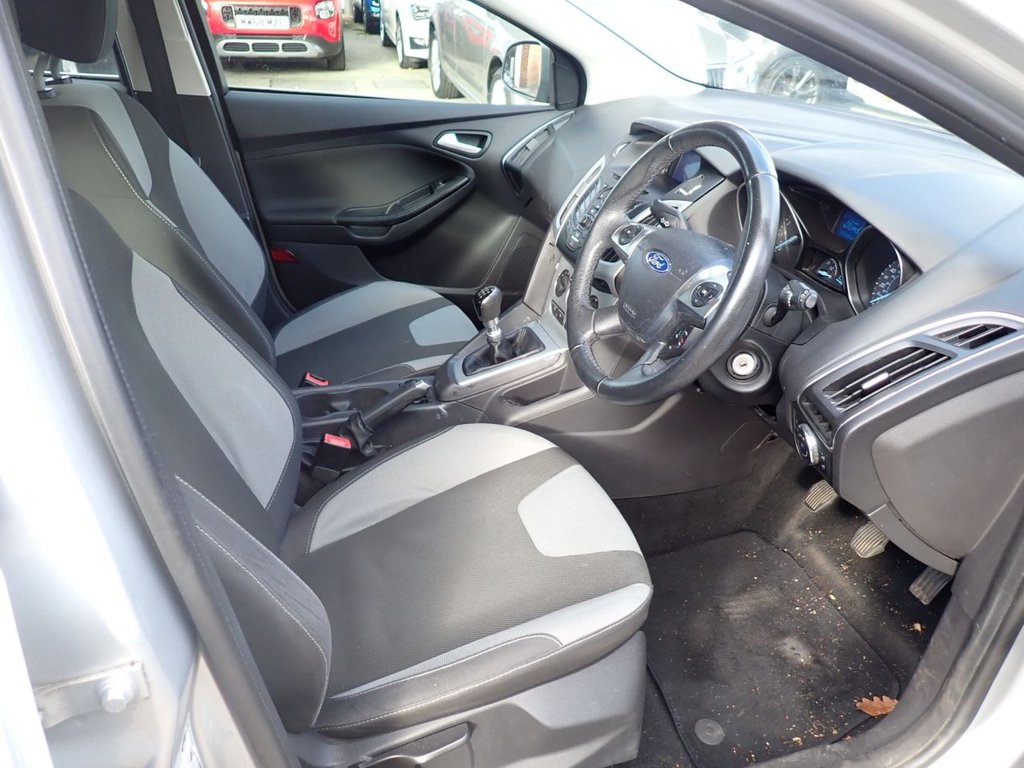 Used Ford Focus 2012 for sale - 76698673: Photo 9