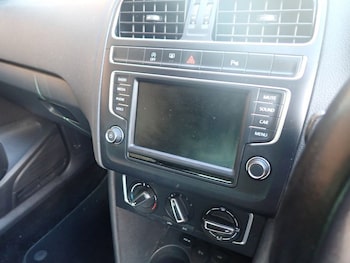 Used Volkswagen Polo 2016 for sale - 75716416: Photo